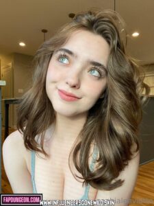 Sophia Viotto Bisexual Small Breasts Big Ass Girl Influencer